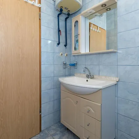 Jaka Apartment Πούλα